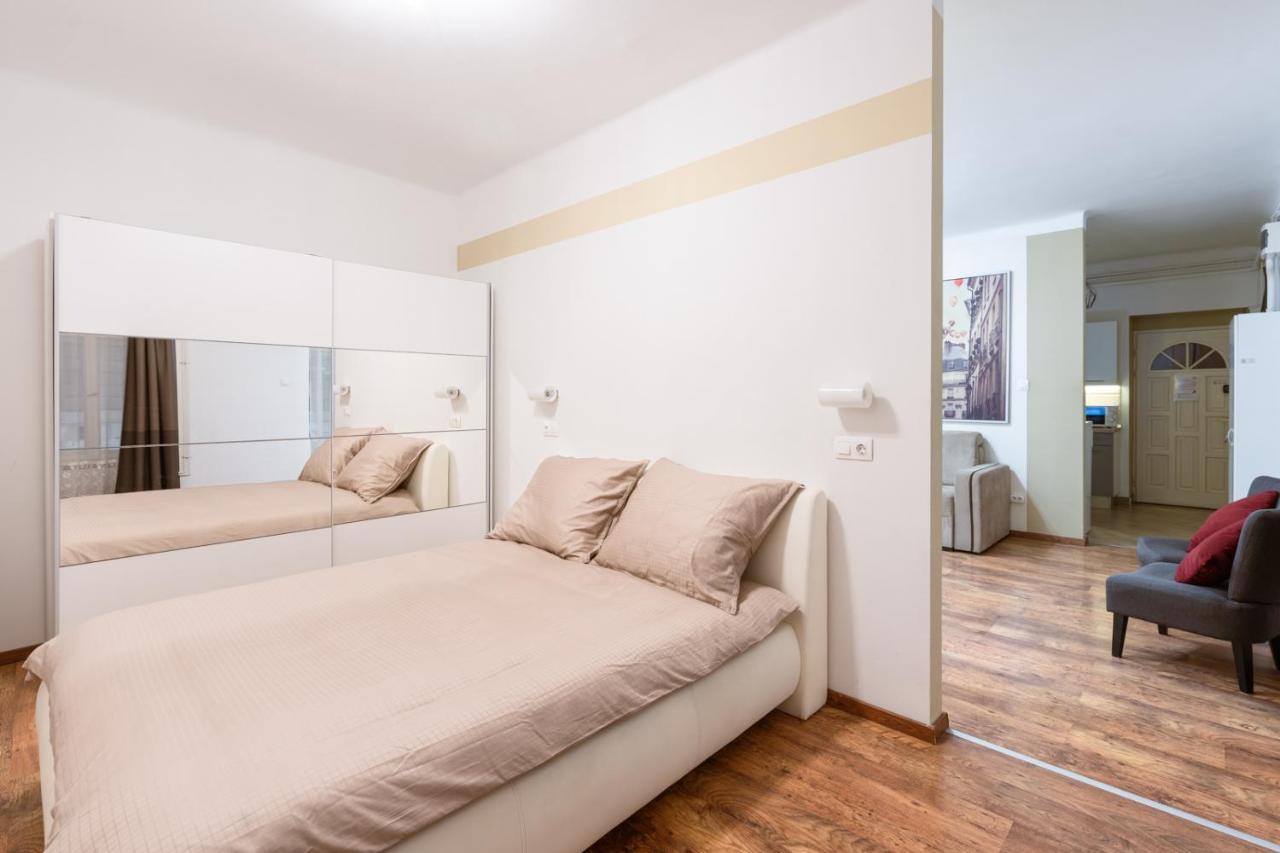 Central Seven Erzsebet Krt Budapest Exterior photo